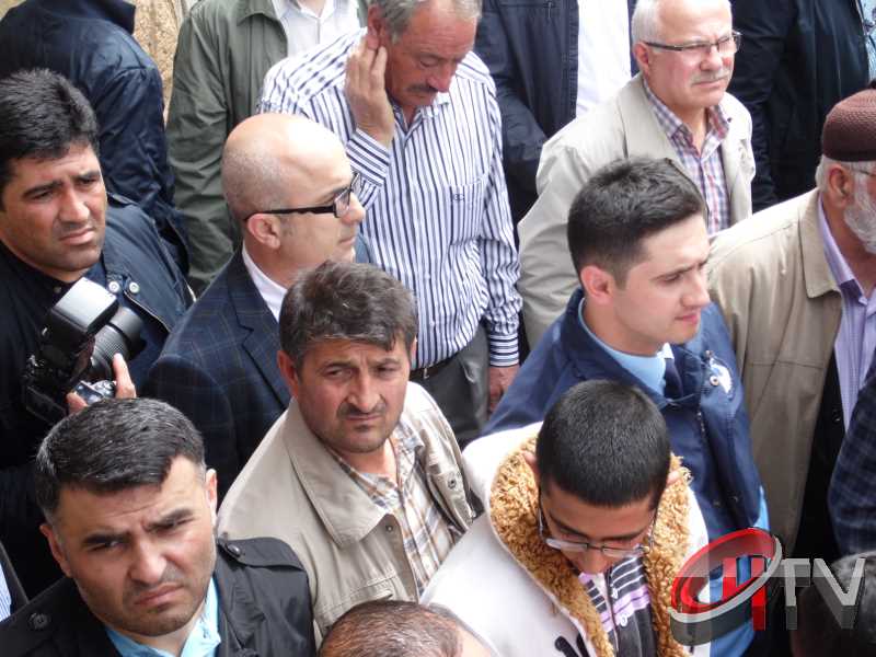 MURAT DEMİREZEN'İN CENAZESİNDE SEVGİ SELİ VARDI