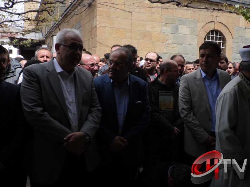 MURAT DEMİREZEN'İN CENAZESİNDE SEVGİ SELİ VARDI