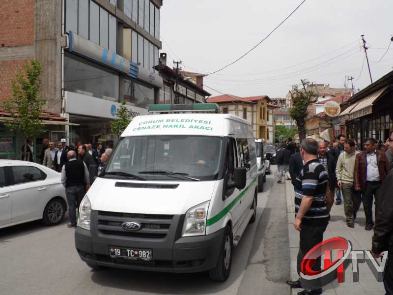 MURAT DEMİREZEN'İN CENAZESİNDE SEVGİ SELİ VARDI