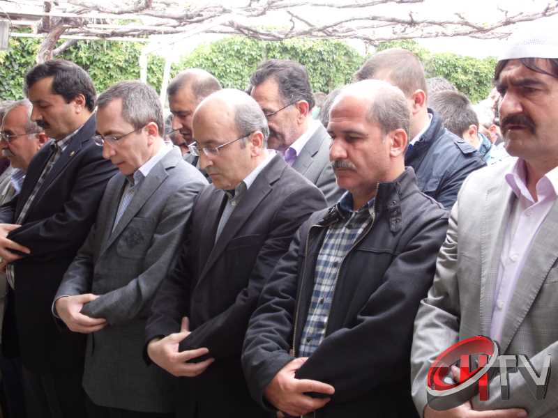 MURAT DEMİREZEN'İN CENAZESİNDE SEVGİ SELİ VARDI