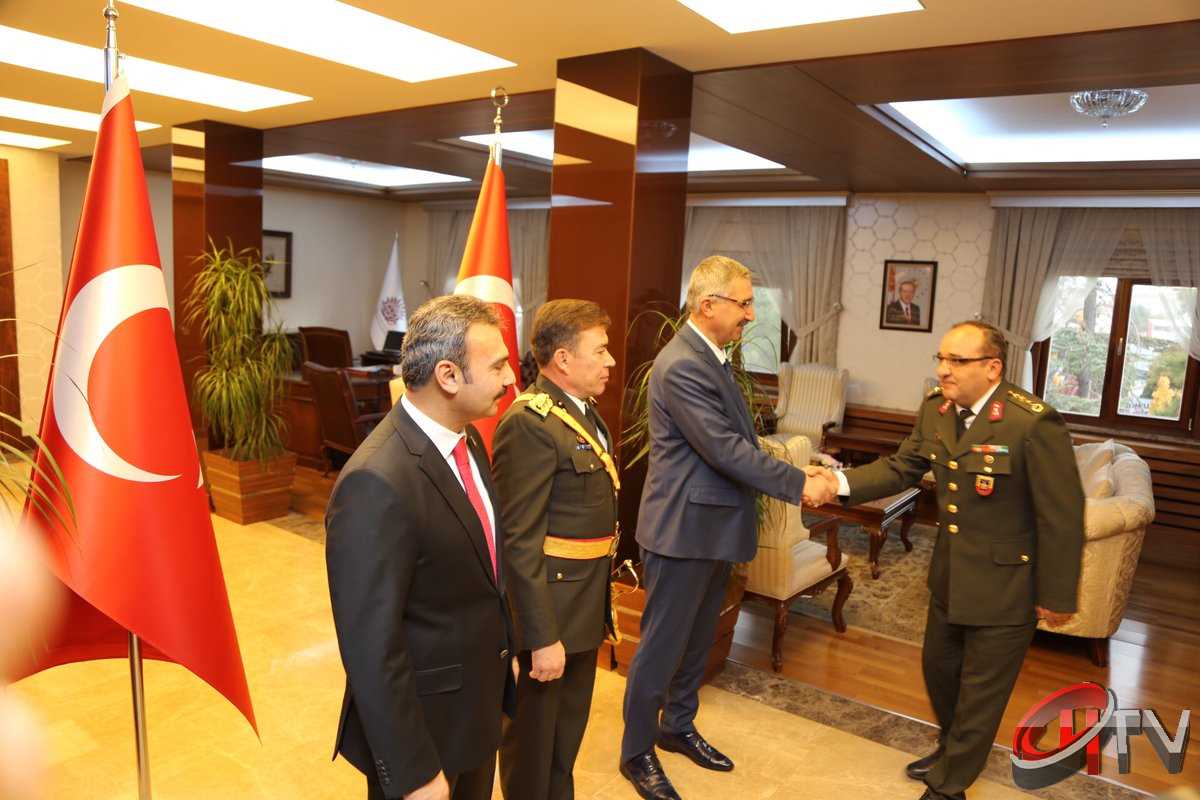 29 EKİM'DE ÇORUMDA COŞKULU KUTLAMA