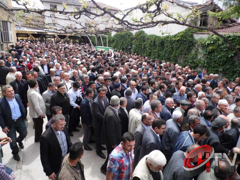 MURAT DEMİREZEN'İN CENAZESİNDE SEVGİ SELİ VARDI