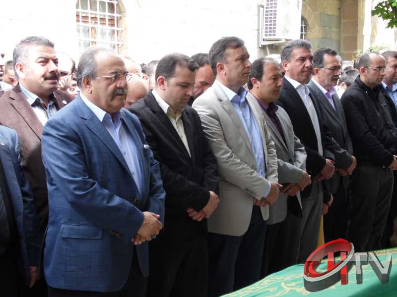 MURAT DEMİREZEN'İN CENAZESİNDE SEVGİ SELİ VARDI