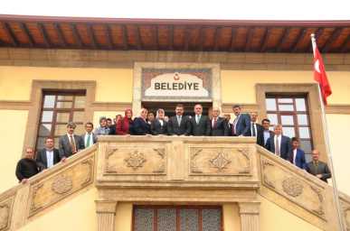 BAŞKAN KÜLCÜ :AK PARTİ İÇERİSİNDE SİYASET YAPAN HAİNLER BU SEÇİMLERDE BELEDİYE ALEYHİNE ÇALIŞTI