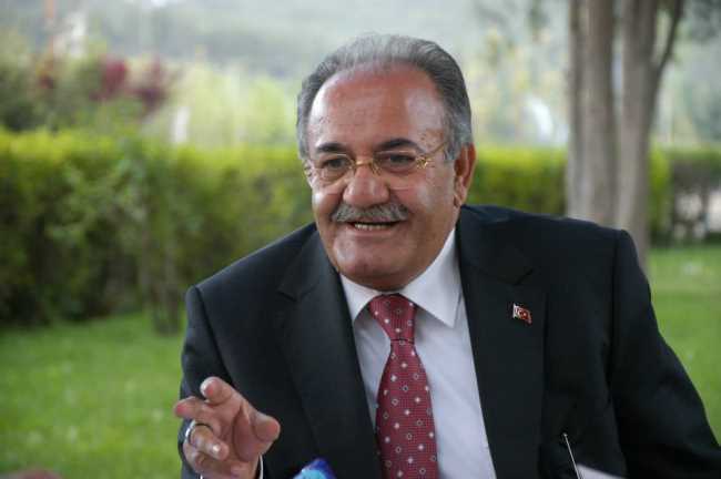 TÜRKİYE İSTİKRARLI BÜYÜYOR