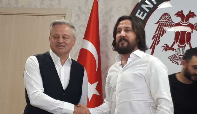Bahri Kaya Yeni Çorumspor'a imzayı attı 