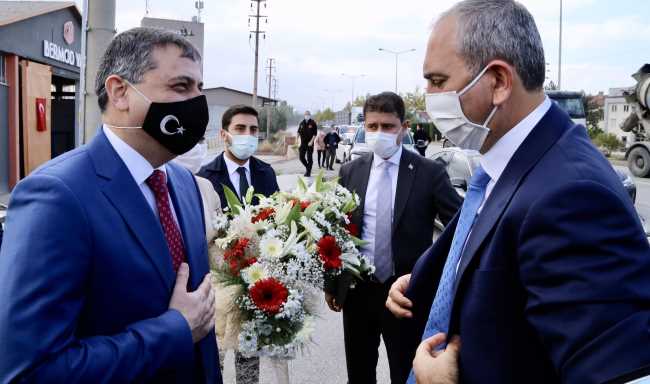 Bakan Abdulhamit Gül Çorum Valiliğini ziyaret etti