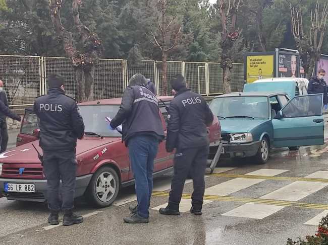 Çorum Atatürk Anadolu Lisesi önünde Silahlı Çatışma
