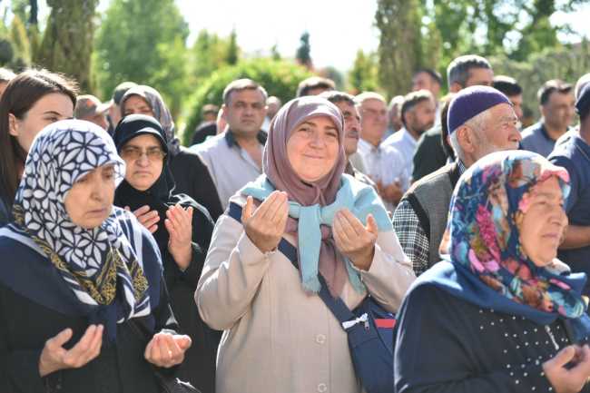 Çorum'da Hacı Adayları Dualarla  Uğurladı