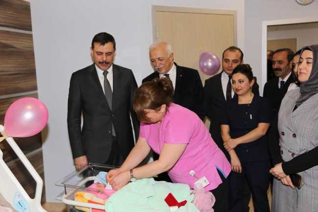 Çorum'da Yeni Yılın İlk Bebeği "Asel" Oldu