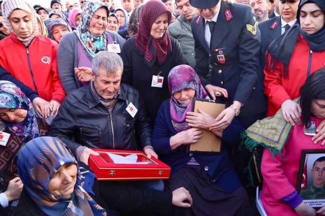 Çorumlu Şehit Ayhan Çam, son yolculuğuna uğurlandı
