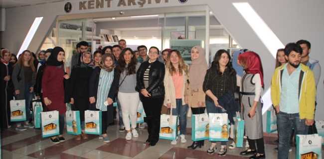 HİTÜ  Öğrencilerinden Kent Arşivine Ziyaret