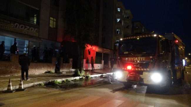 İftar saatinde bir depoda çıkan yangın korkuttu