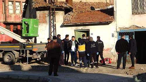 Kayıp Genç Çatıda Ölü Olarak Bulundu!