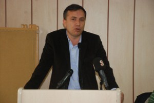 Bu kulüp bu noktaya geldiğine göre hatalar yapıldı ki bu duruma düşüldü