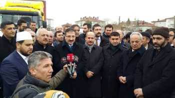 AK PARTİNİN O TIRI TÜRKMENLERE YARDIMA GİDİYOR