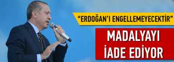 Başbakan madalyayı Yahudi Kongresi'ne iade ediyor