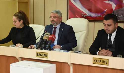 Belediye Meclisi Caddeyi Ücretli Oto Parka çevirdi 