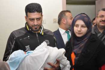 ÇORUM´DA DOĞAN MÜLTECİ BEBEĞE EMİNE SARE ADINI VERDİLER 