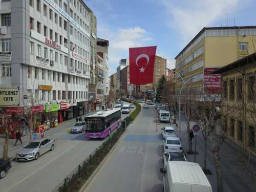 Gazi ve İnönü caddeleri ücretli otopark oluyor!