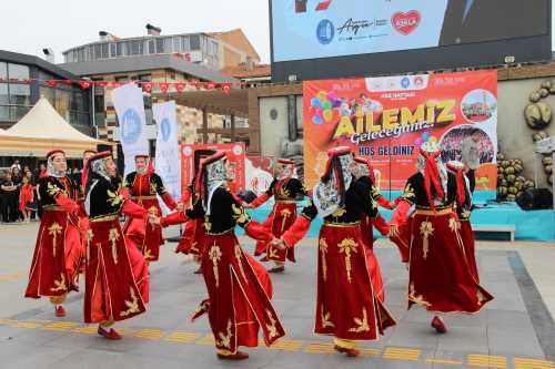 Kadeş Barış Meydanı'nda Aile Festivali Coşkusu!