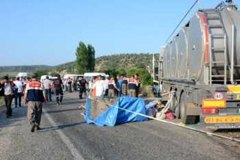 MANİSA'DA TRAFİK KAZASI 15 ÖLÜ 2 YARALI