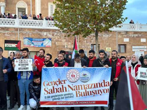 Sabah namazında eller Gazze için semaya kalktı