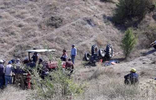 Sungurlu'da Traktör Devrildi: 1 Ölü, 1 Yaralı
