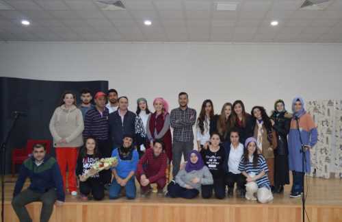 TİYATRO GÜNÜ SKEÇLERLE KUTLANDI