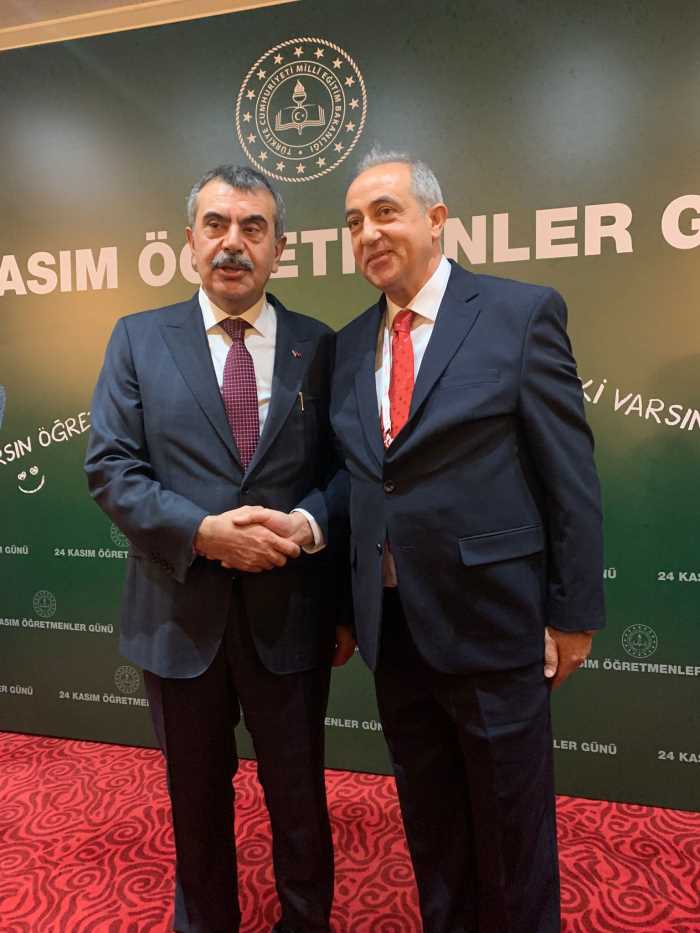 “Çorumlu okul müdürü Türkiye’de gündem oldu”