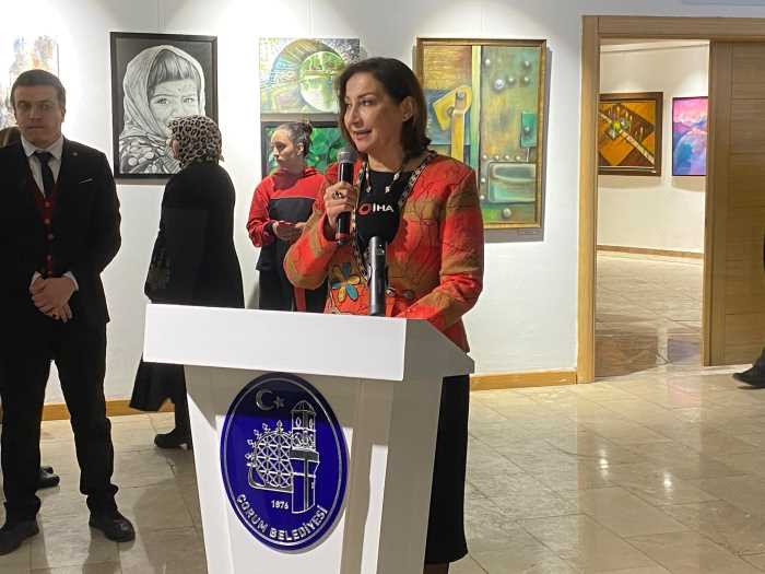 71 Kadın Ressamın 71 Eseri Sergide!