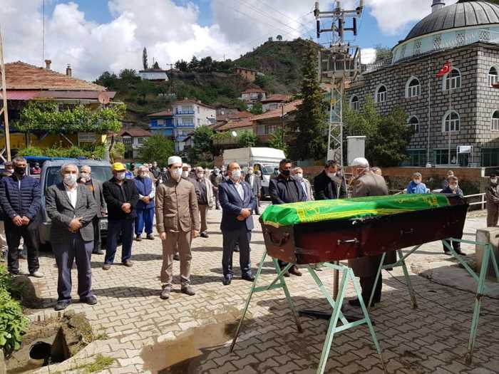 Adisson hastası genç toprağa verildi 