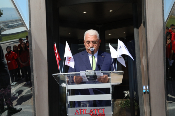 Ahlatcı Kuyumculuk Mesleki Eğitim Merkezi’nde Karne Heyecanı