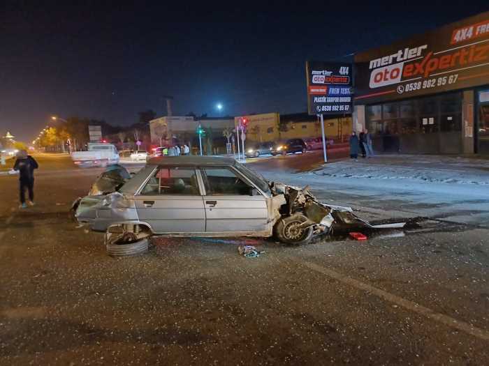 Alkollü Tır Sürücüsü Otomobile Çarptı