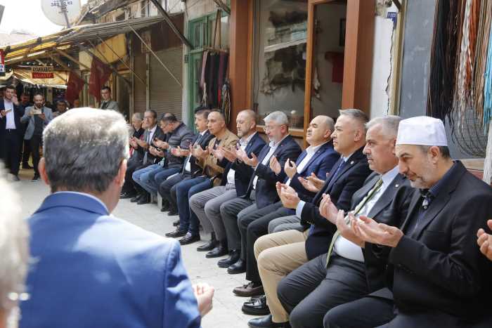 Arasta Esnafı Arife Duası’nda bir araya geldi!