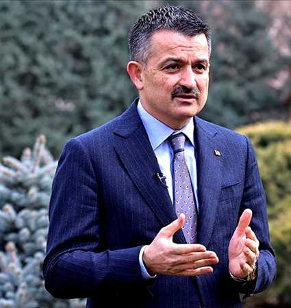 Bakan Bekir Pakdemirli istifa etti!