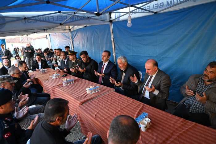 Bakan Fatih Kacır'dan Şehit Ailesine Ziyaret