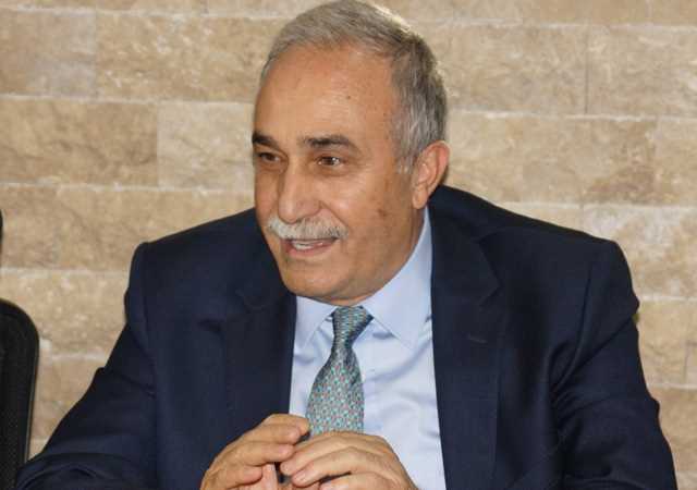 Bakan Şeker fabrikalarına biz de talibiz