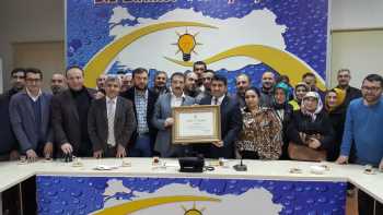 BAŞBAKAN ÇORUM TEŞKİLATINA TEŞEKKÜR PLAKETİ GÖNDERDİ