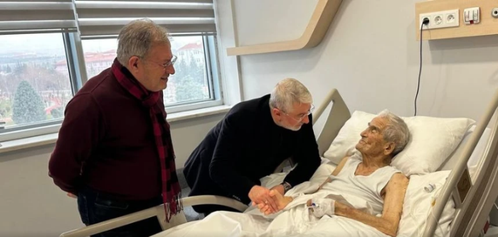 Başkan Aşgın’dan 101 Yaşındaki Dr. Rıfat Patır’a Ziyaret
