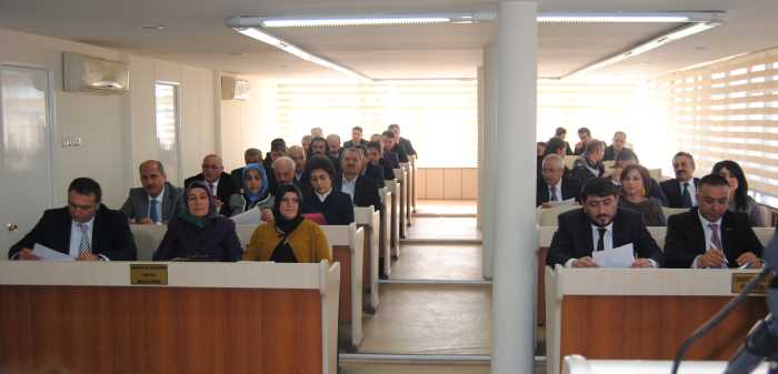 Belediye Meclisi toplantısında CHP Belediye Meclis Üyesi Kılıç ve Başkan Külcü arasında tartışma çıktı