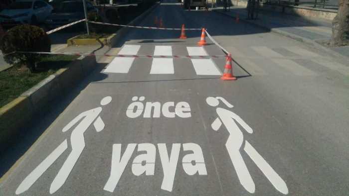 Belediyeden Figürlü Önce Yaya çalışması