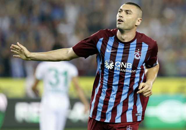 Burak Yılmaz Trabzon spor'dan Beşiktaş'ta geldi