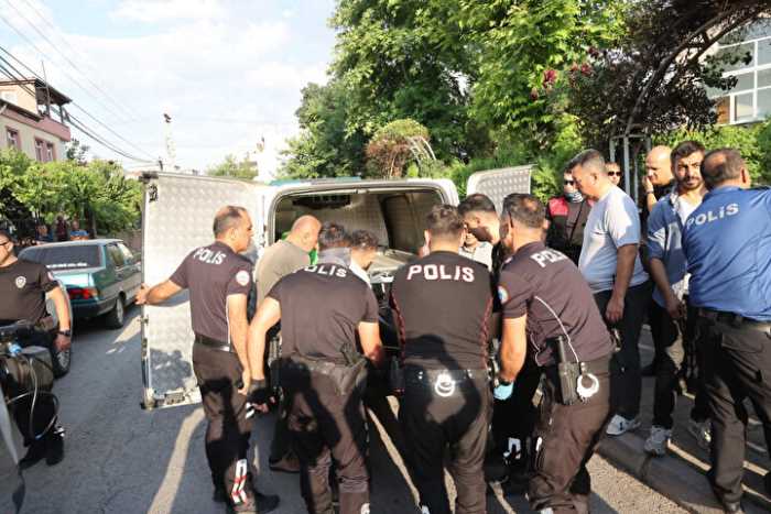 Camide Namaz Kılarken Husumetlisi Tarafından Bıçaklandı!