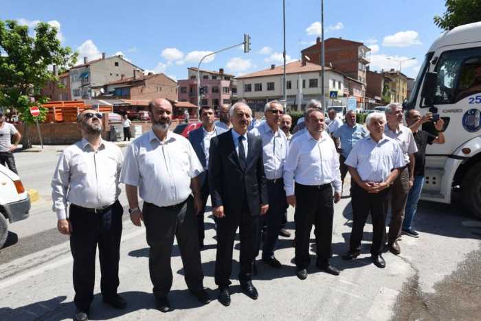 Cengiz Topel Caddesinde Yol genişlemesi sürüyor
