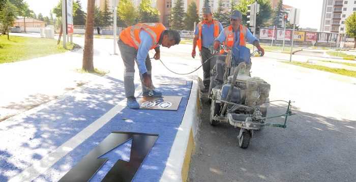 ÇORUM BELEDİYESİ BİSİKLET YOLU YAPTI