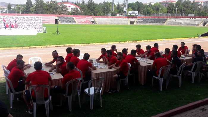 ÇORUM BELEDİYESPOR TOPLU İMZA TÖRENİ YAPTI