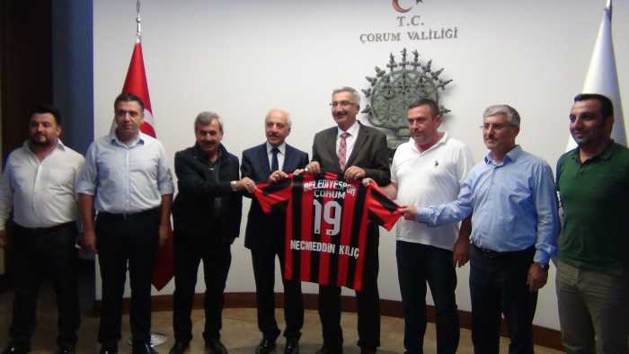 ÇORUM BELEDİYESPOR YÖNETİMİ VALİ KILIÇ’I ZİYARET ETTİ