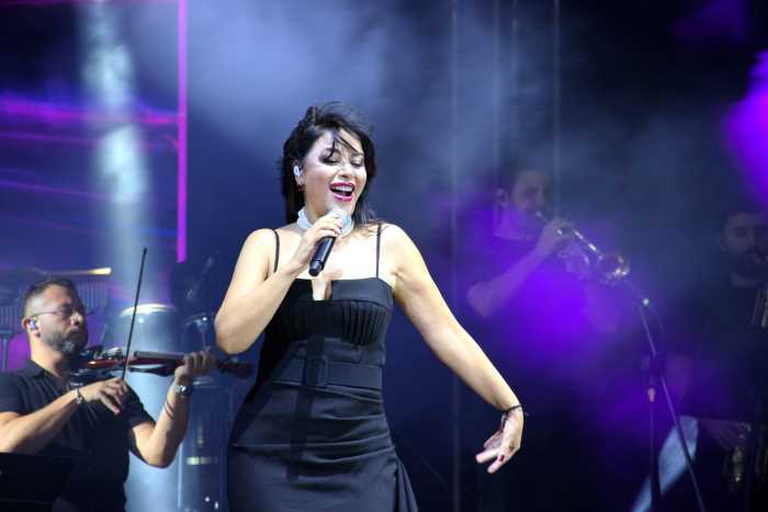 Çorum'da Haluk Levent ve Zara Rüzgarı Esti!