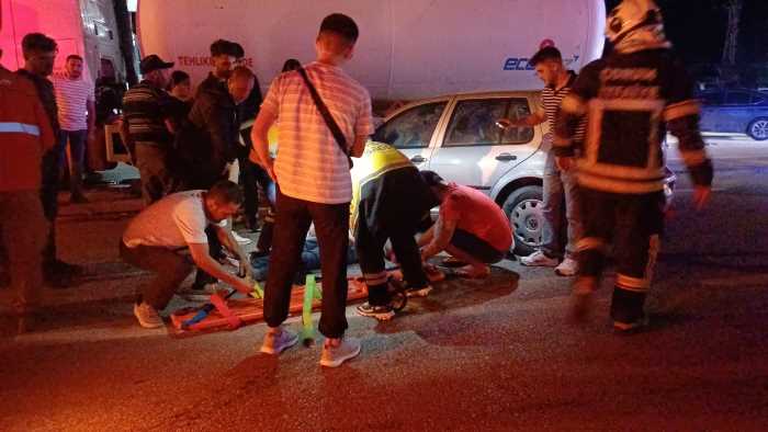 Çorum'da Otomobil Akaryakıt Tankerine Çarptı! 